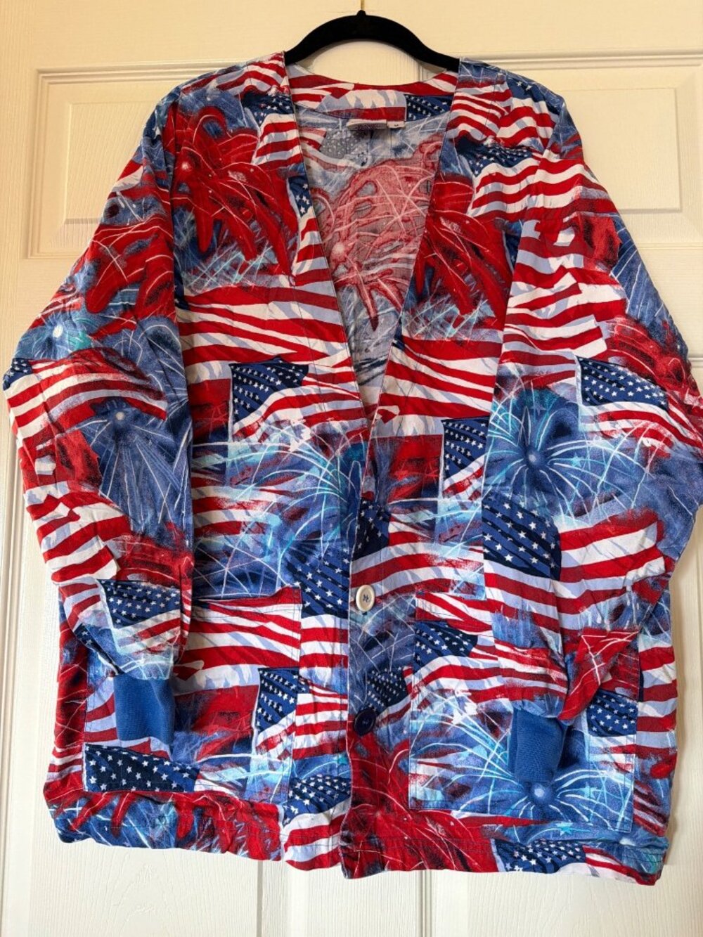 Patriotic Fireworks & American Flag Printed Cardigan Jacket By S.C.R.U.B.S. Size